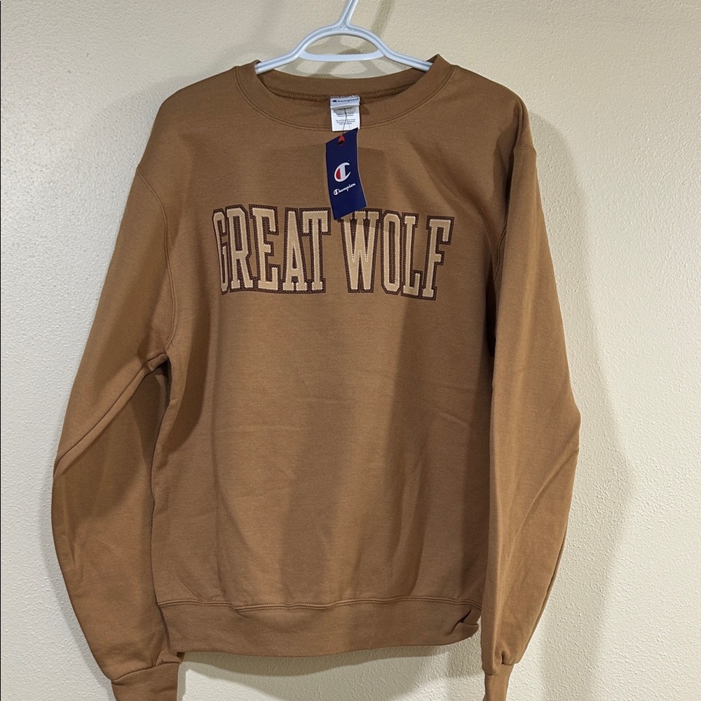 InterestingTan 'GREAT WOLF' Crewneck, Men’s Small NWT Retail $44